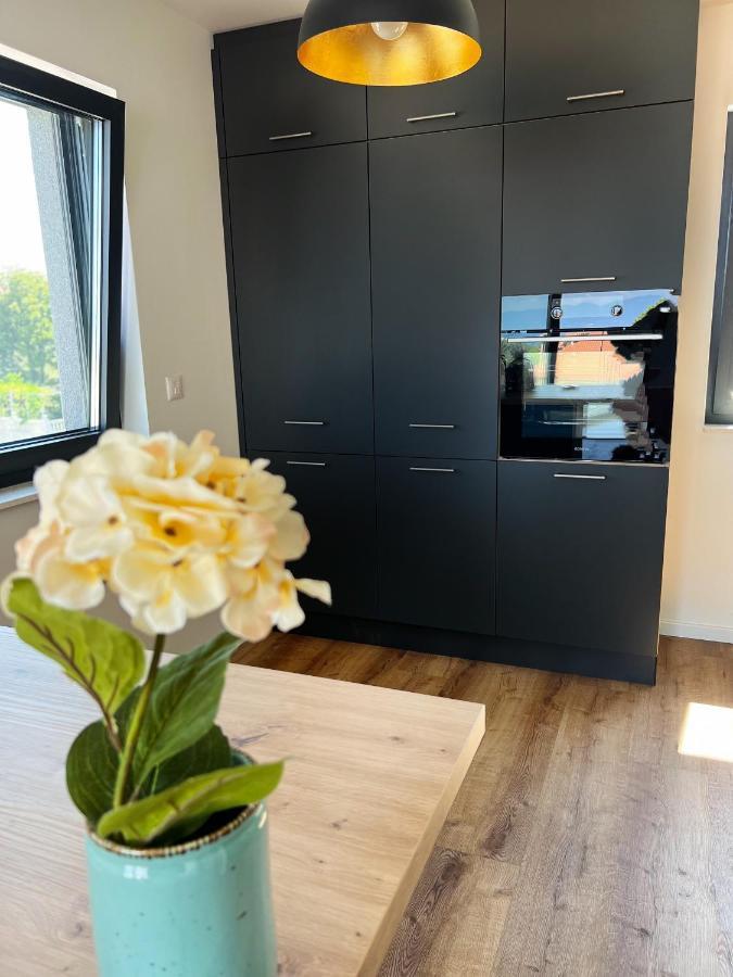 Villa Mirno More Apartments มาลินสกา ภายนอก รูปภาพ