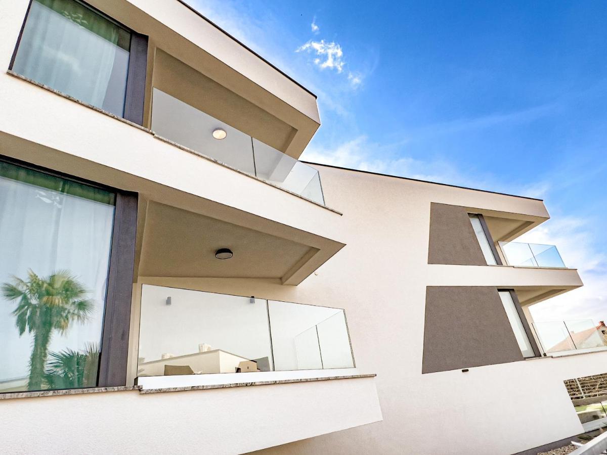 Villa Mirno More Apartments มาลินสกา ภายนอก รูปภาพ