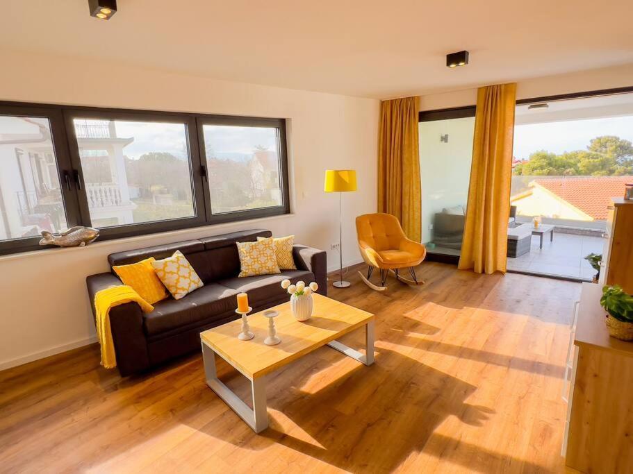Villa Mirno More Apartments มาลินสกา ภายนอก รูปภาพ