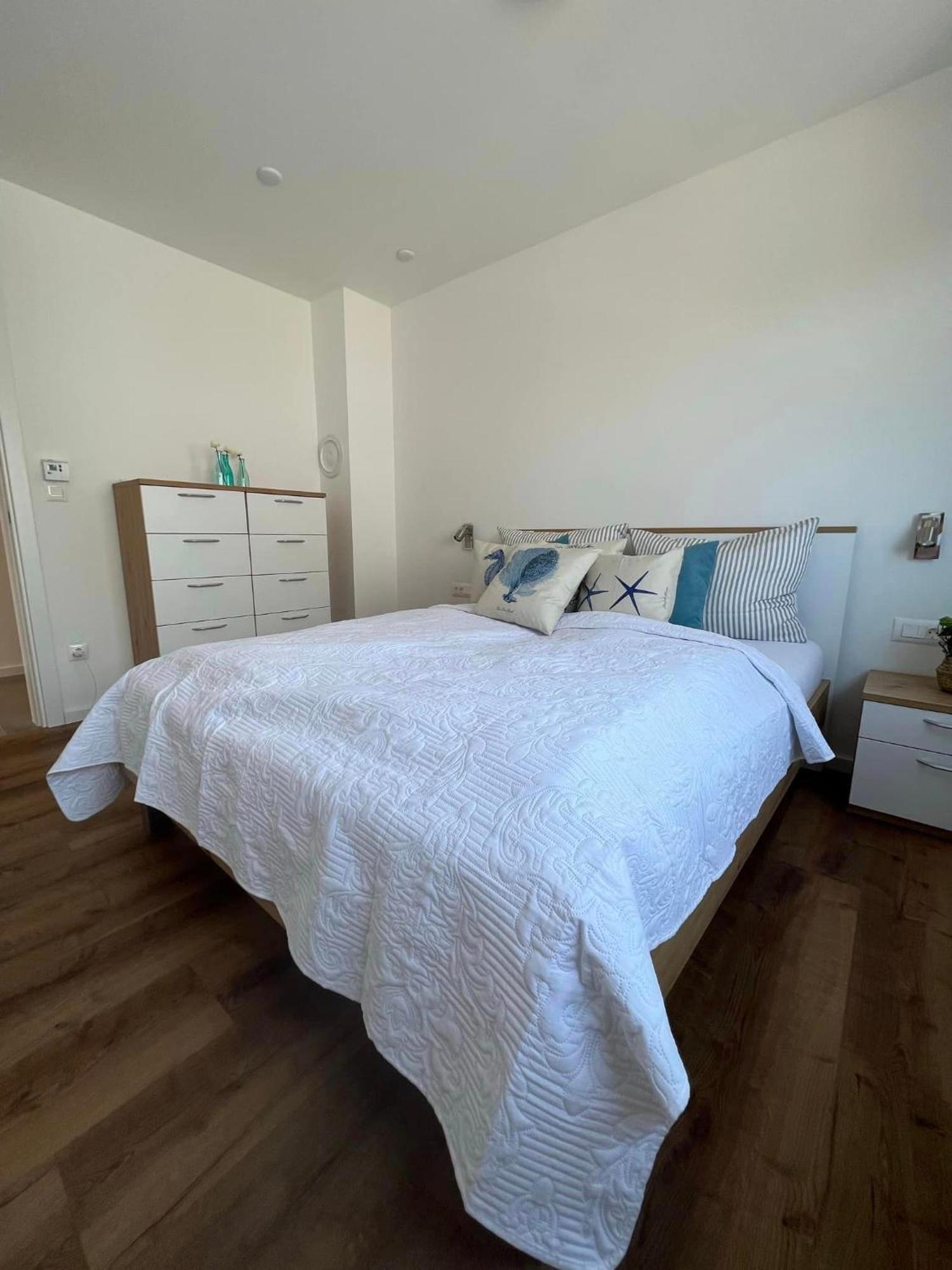 Villa Mirno More Apartments มาลินสกา ภายนอก รูปภาพ