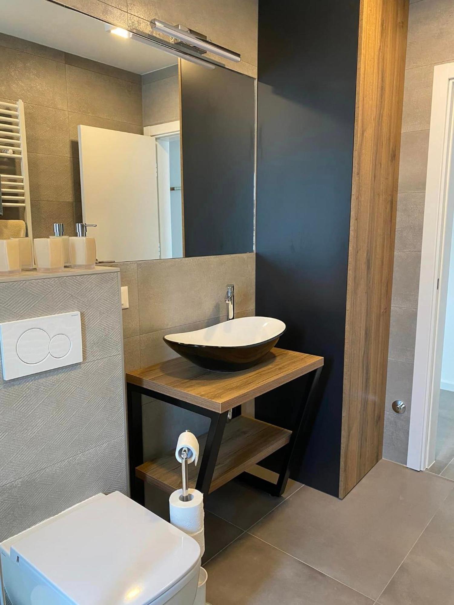 Villa Mirno More Apartments มาลินสกา ภายนอก รูปภาพ